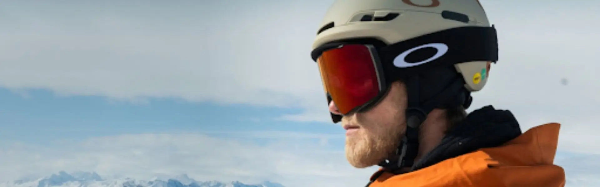 Brand Oakley: Occhiali da Sole, Abbigliamento e Accessori per Ciclisti
